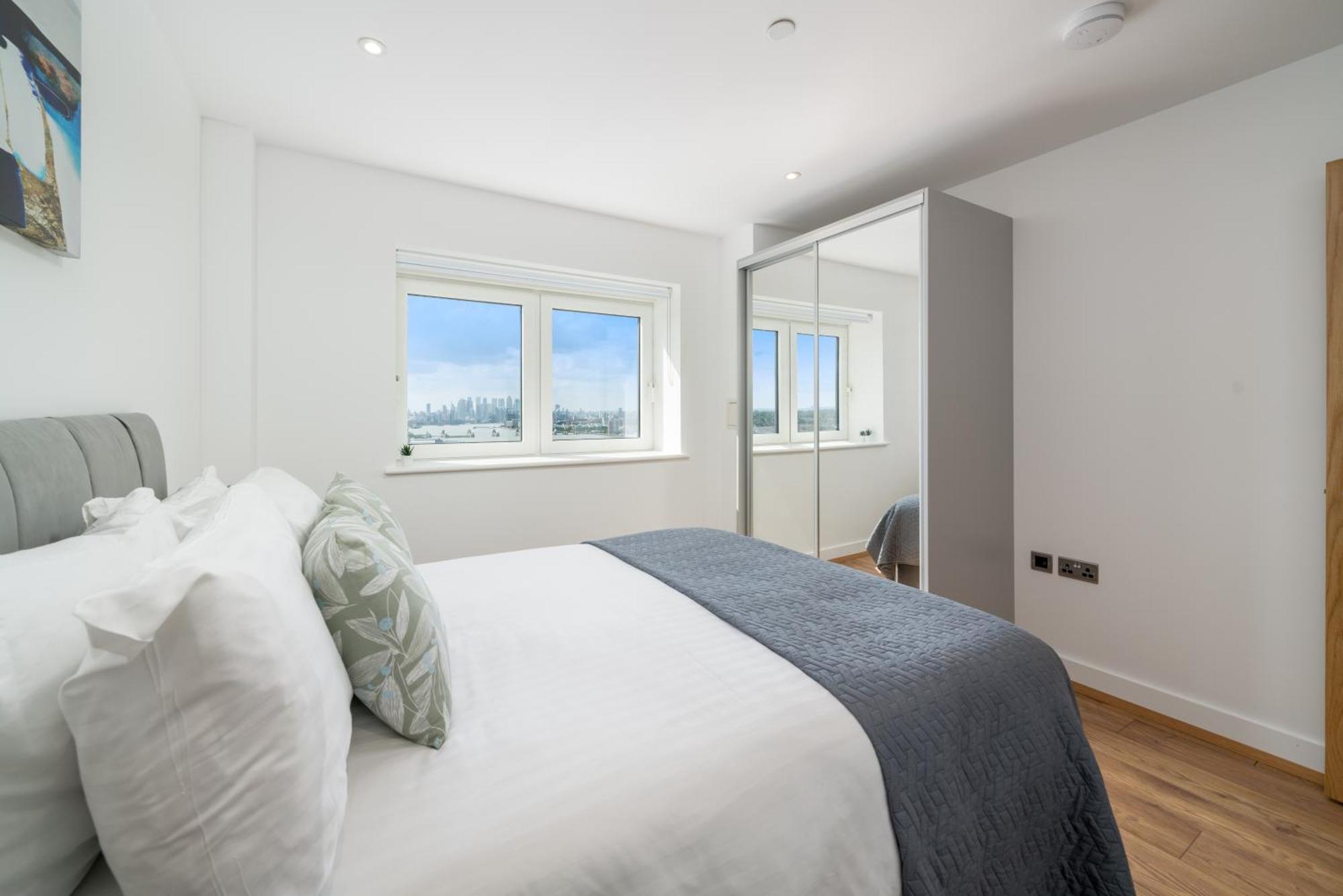 Skyvillion - London River Thames Top Floor Apartments By Woolwich Ferry, Mins To London Excel, O2 Arena , London City Airport With Parking Экстерьер фото