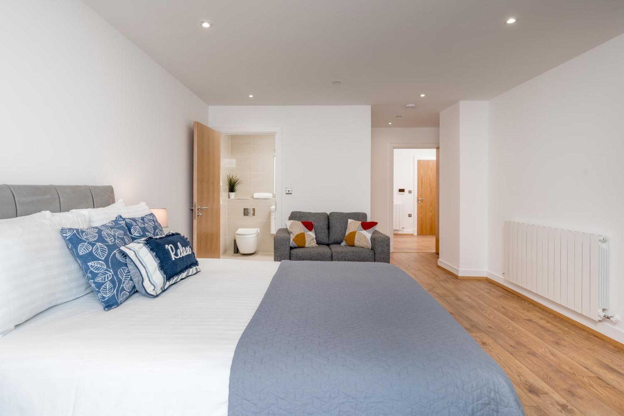 Skyvillion - London River Thames Top Floor Apartments By Woolwich Ferry, Mins To London Excel, O2 Arena , London City Airport With Parking Экстерьер фото