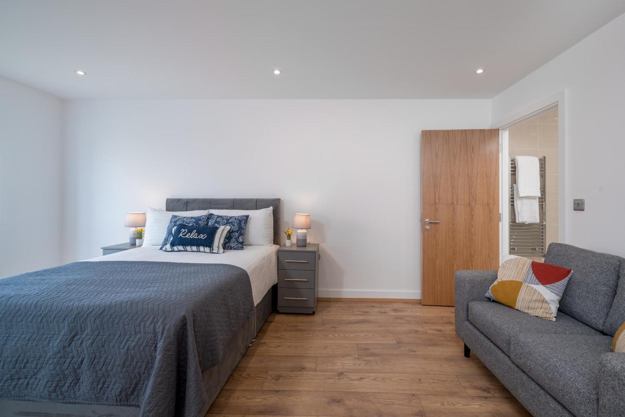 Skyvillion - London River Thames Top Floor Apartments By Woolwich Ferry, Mins To London Excel, O2 Arena , London City Airport With Parking Экстерьер фото