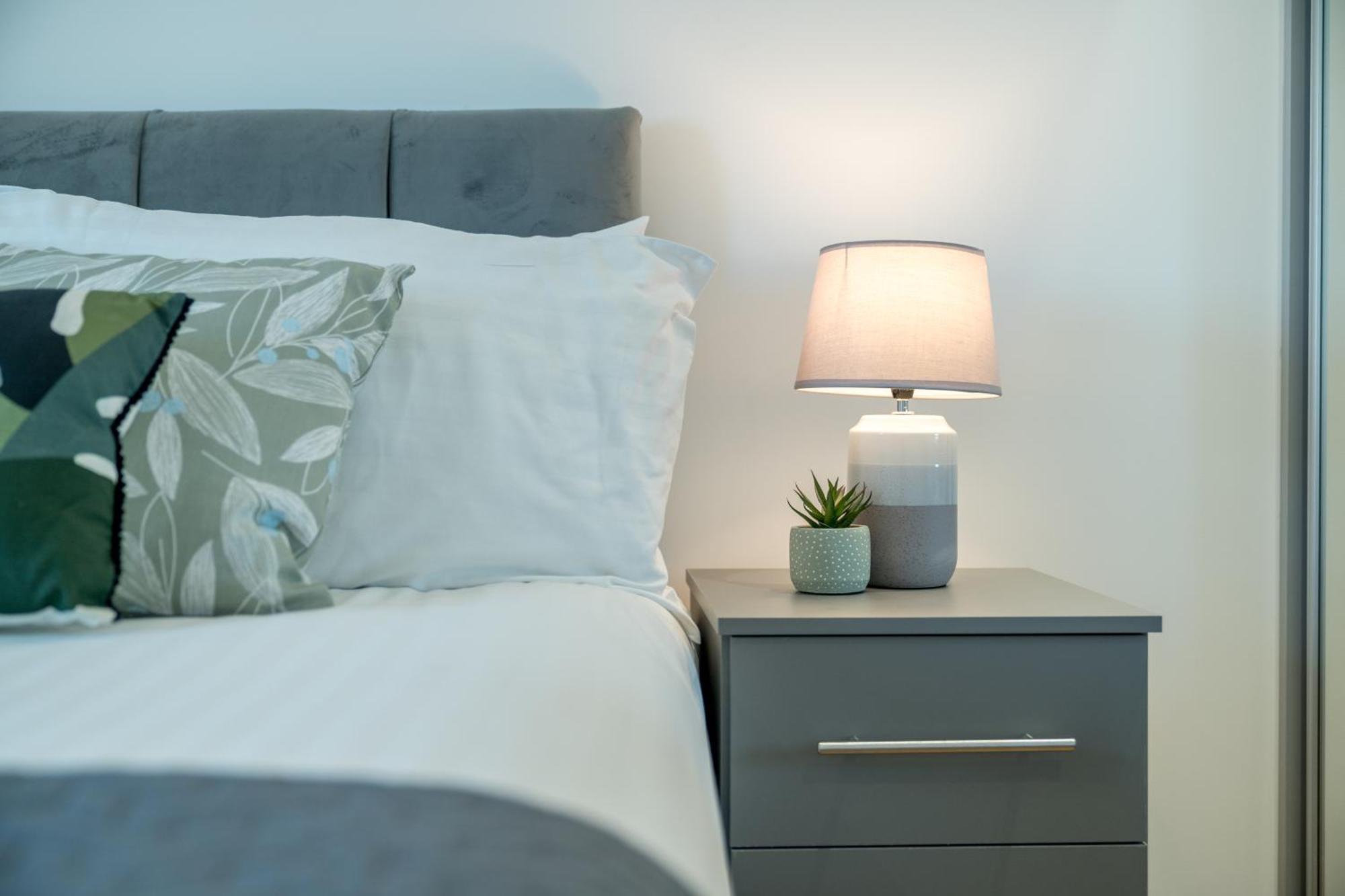 Skyvillion - London River Thames Top Floor Apartments By Woolwich Ferry, Mins To London Excel, O2 Arena , London City Airport With Parking Экстерьер фото
