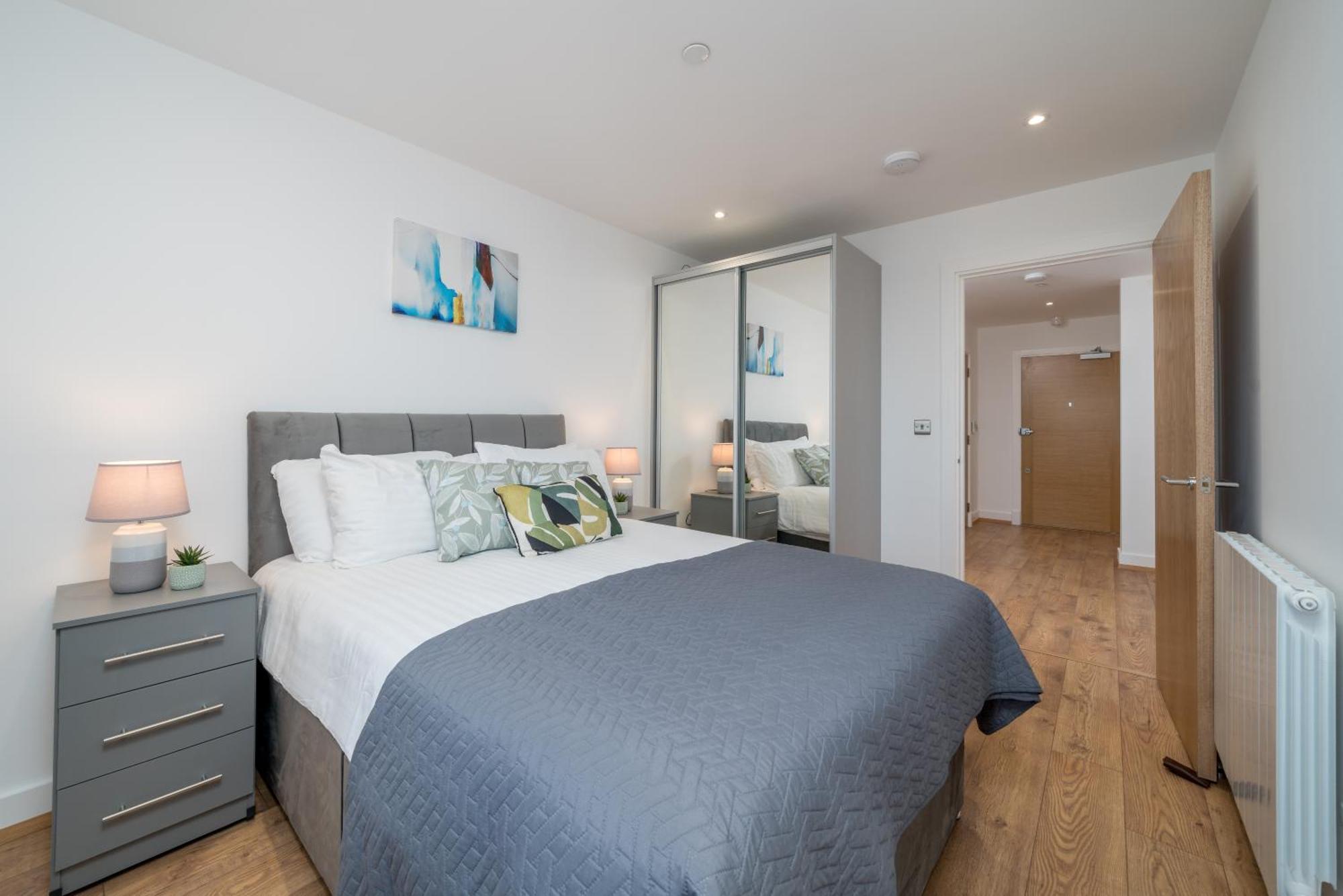Skyvillion - London River Thames Top Floor Apartments By Woolwich Ferry, Mins To London Excel, O2 Arena , London City Airport With Parking Экстерьер фото