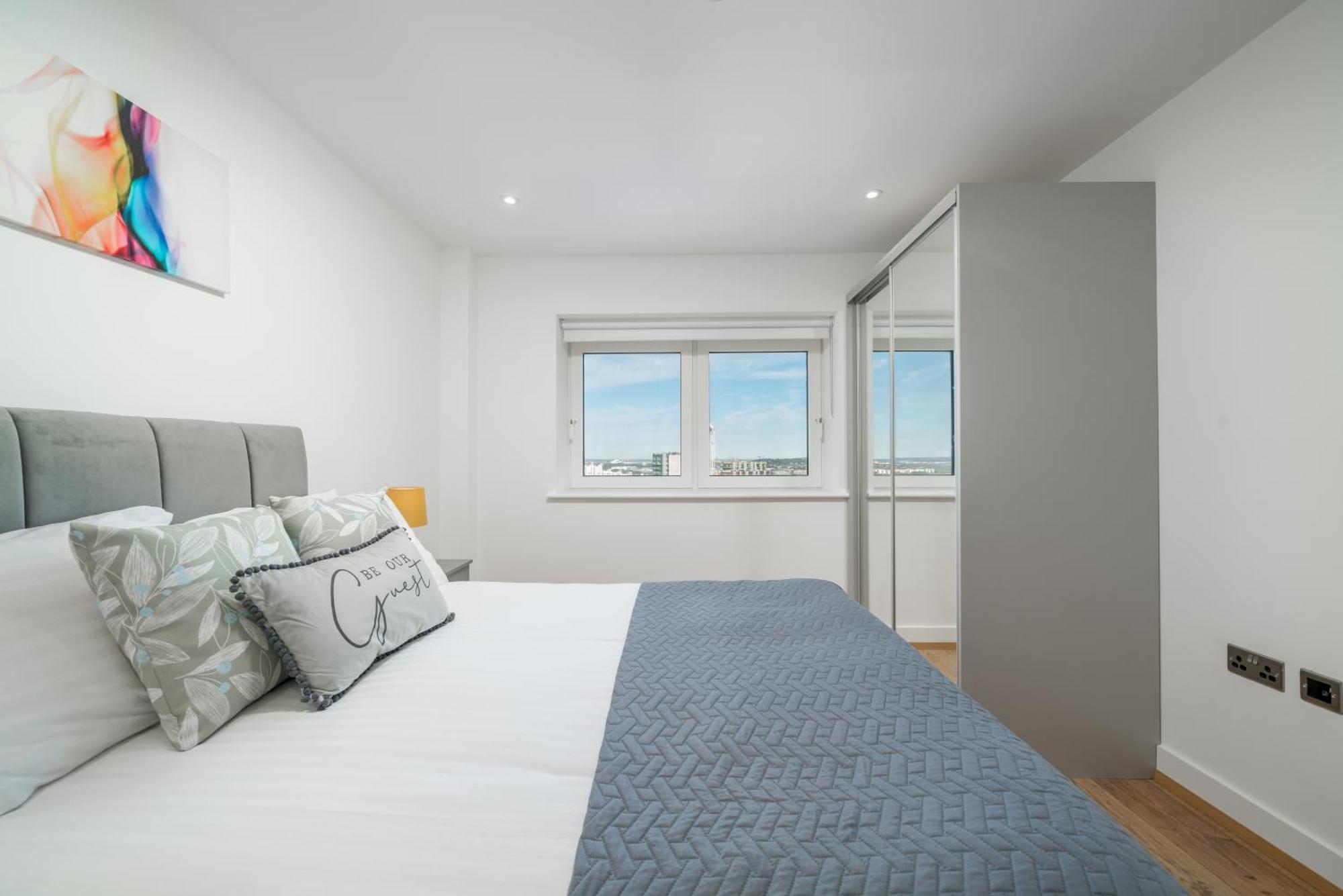 Skyvillion - London River Thames Top Floor Apartments By Woolwich Ferry, Mins To London Excel, O2 Arena , London City Airport With Parking Экстерьер фото